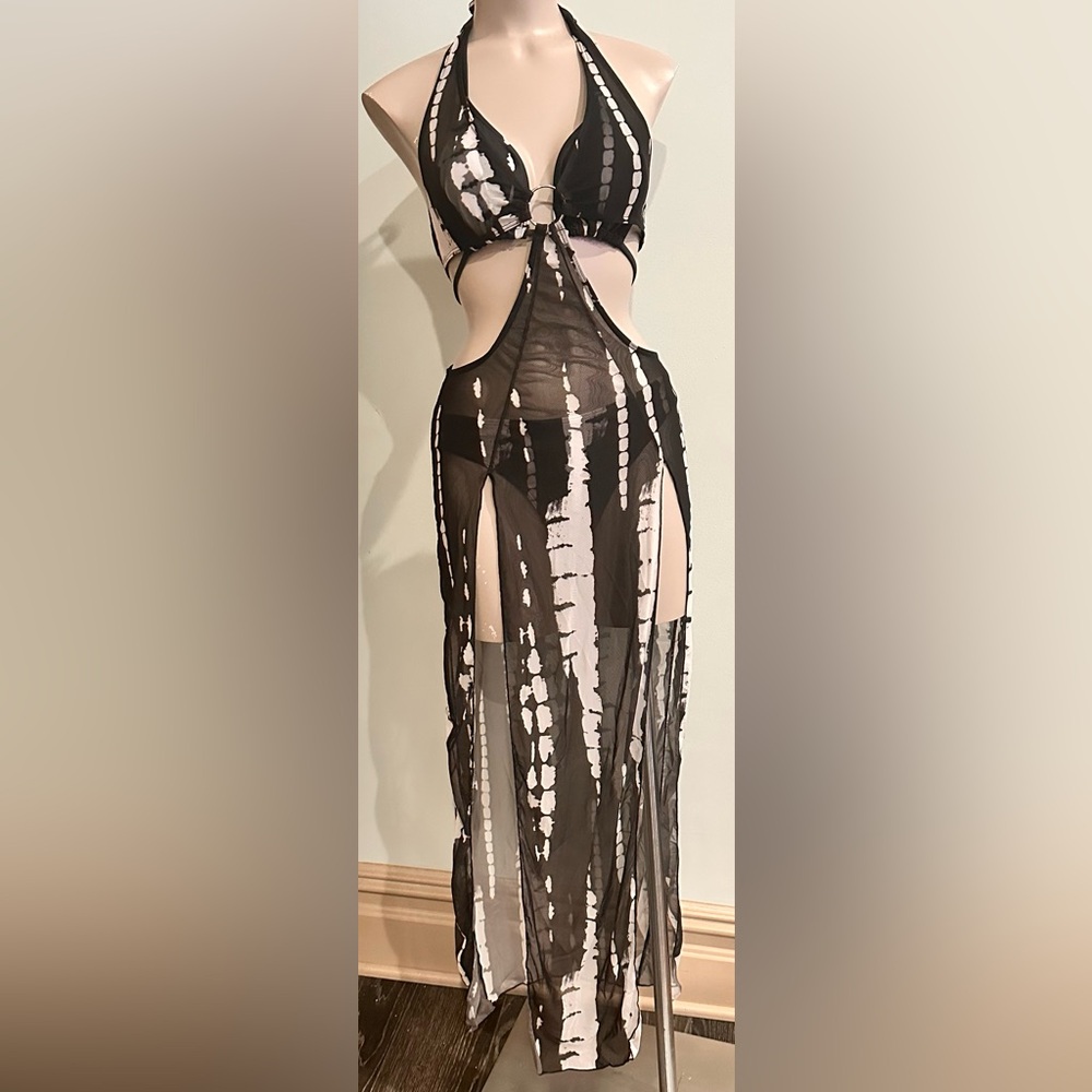 Size US Small great condition multi tone black/white mix 3 pieces swimsuit.